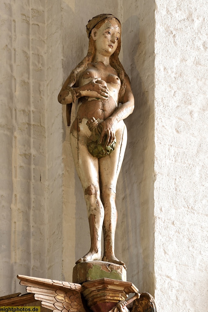 Lübeck Dom. Erbaut romanisch 1173-1230. Umbau gotisch 1266-1333. Eva-Figur auf Triumphkreuz von Bernd Notke 1470-1477