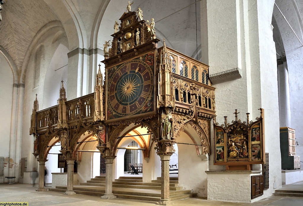 Lübeck Dom. Erbaut romanisch 1173-1230. Lettner geschnitzt von Bernt Notke 1470-1477