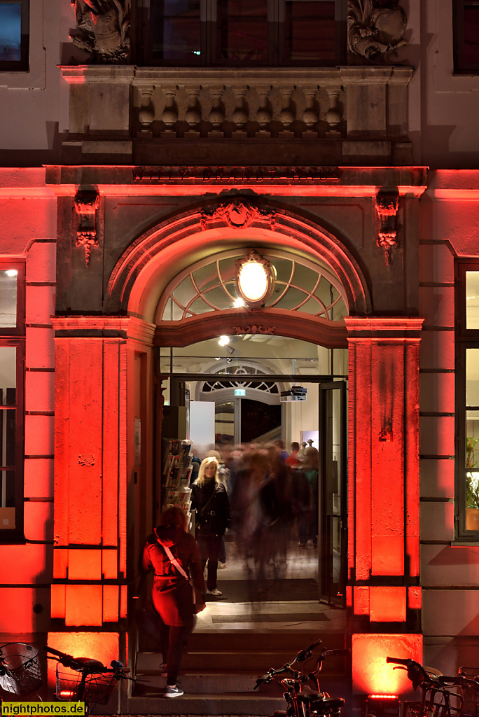 Lübeck Willy-Brandt-Haus seit 2007. Ehemals Haus der Junker- und Zirkelgesellschaft. Fassade von 1770. Tür