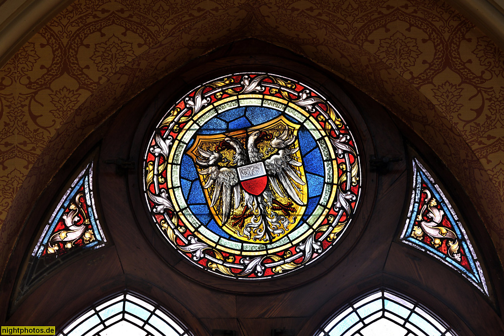 Lübeck Maria-Magdalenen-Kloster. Burgkloster des Dominikanerorden 1227-1531. Schöffengerichtssaal von 1896. Wappenfenster