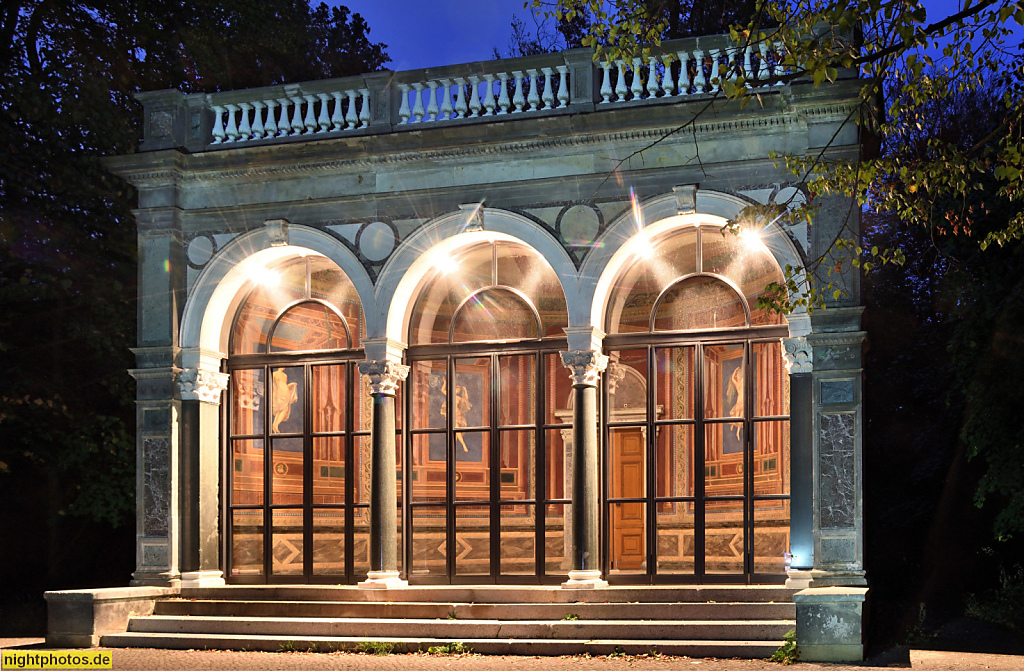 Berlin Wannsee Loggia Alexandra auf dem Boettcherberg erbaut 1869-1870 von Bildhauer Alexander Gilli und Baumeister Ernst Petzholtz für Prinz Carl von Preussen