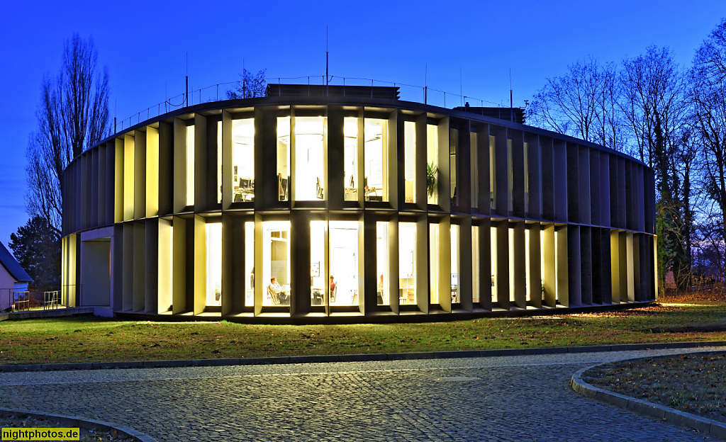 Potsdam Babelsberg Leibnizhaus erbaut 2010 von Berliner Architekten Busmann und Haberer im Leibniz-Institut für Astrophysik