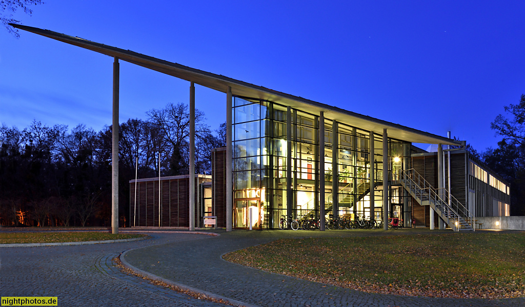 Potsdam Babelsberg Schwarzschildhaus erbaut 1999 von 'Pitz und Hoh Architektur und Denkmalpflege' im Leibniz-Institut für Astrophysik