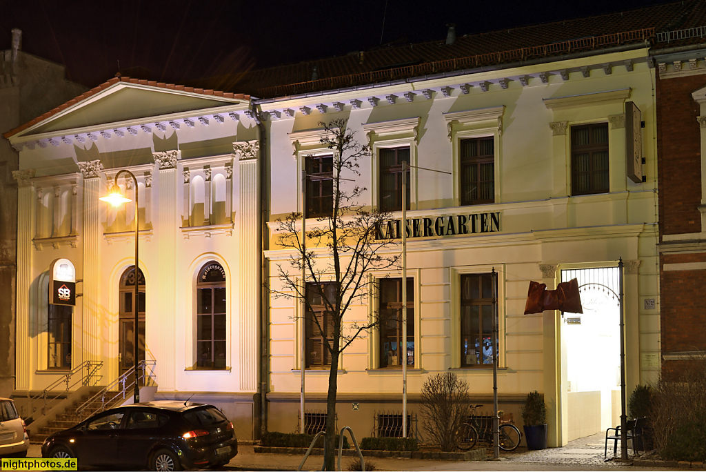 Bernau Seniorenresidenz Kaisergarten erbaut 1876 als neoklassizistischer Putzbau. Ehemals Hotel mit Festsaal