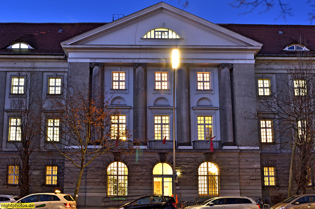 Berlin Schöneberg Universität der Künste Fakultät Gestaltung. Erbaut 1906-1920 von Anton Adams, Eduard Fuerstenau, Carl Tesenwitz als Königliche Kunstschule