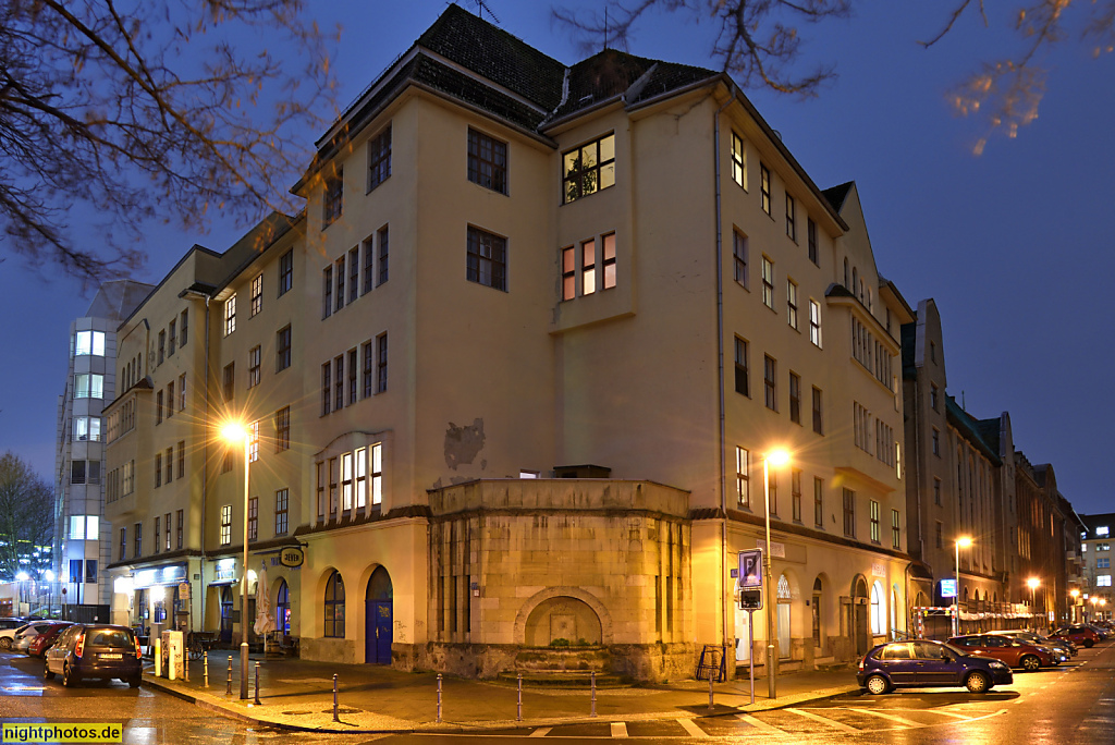 Berlin Mitte Marinehaus erbaut 1908-1909 von Otto Liesheim im Stil der Neorenaissance. Umbau zum 'Kreativquartier am Köllnischen Park' geplant