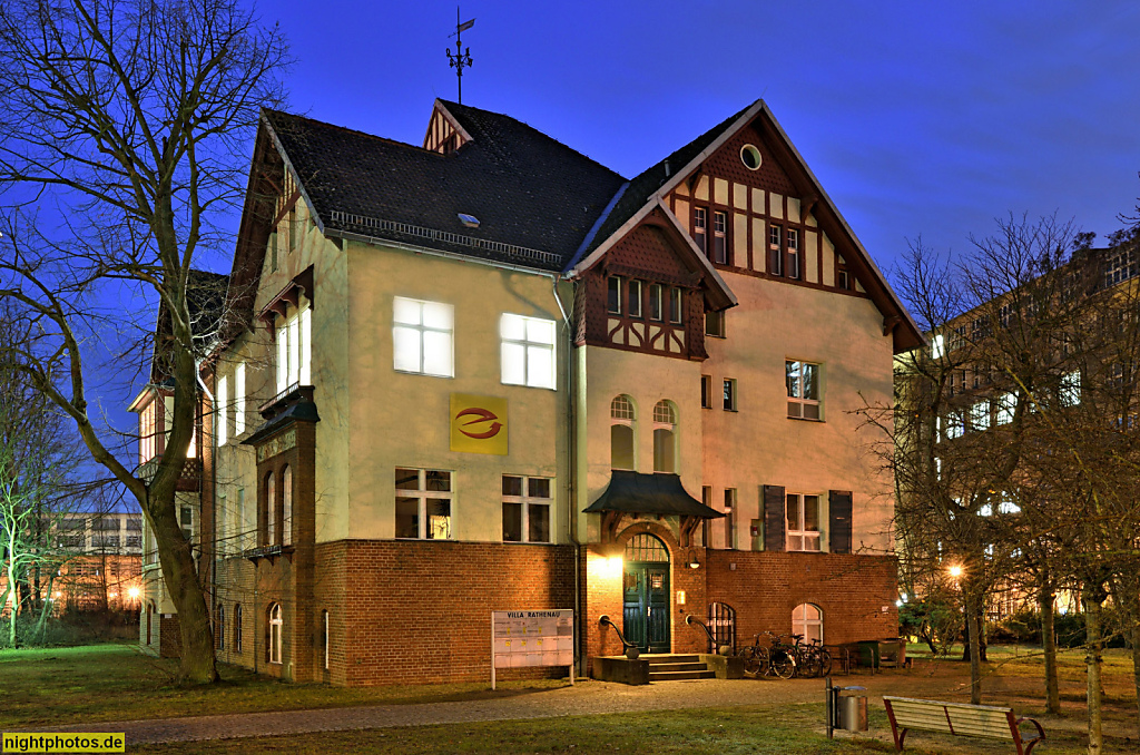 Berlin Oberschöneweide Villa Rathenow. Erbaut 1901-1902 als Direktorenwohnhaus des AEG-Kabelwerks Oberspree von Johannes Kraaz. Anbau 1906 und 1913