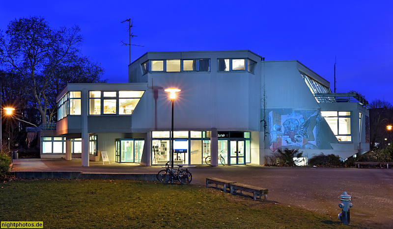 Berlin Tempelhof Bezirkszentralbibliothek EvaMariaBuch