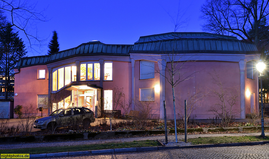 Berlin Dahlem Rudolf-Steiner-Haus erbaut 1984 vom Arbeitszentrum Berlin der Anthroposophischen Gesellschaft in Deutschland e.V.