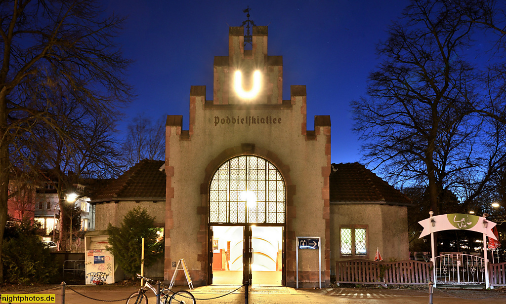 Berlin Dahlem U-Bahnhof Podbielskiallee Empfangsgebäude erbaut 1911-1913 von Heinrich Schweitzer