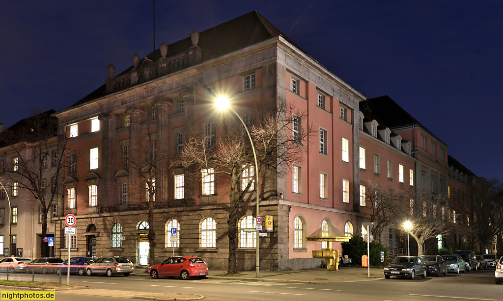 Berlin Tempelhof Postamtsgebäude mit Rumah Budaya Indonesia. Haus der Indonesischen Kulturen. Erbaut 1915-1917 als Postamt von Otto Spalding