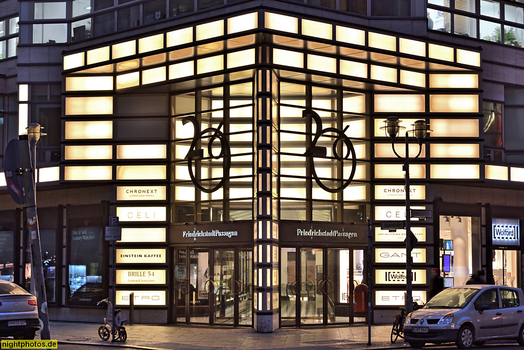 Berlin Mitte Quartier 206 Friedrichstadtpassage. Shopping Mall. Architekt Henry N Cobb. Eröffnet 1997. Friedrichstrasse 71-74