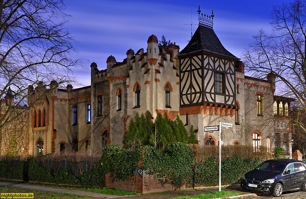 Berlin Lichterfelde Doppelwohnhaus in der Paulinenstrasse 24 erbaut 1894-1895 von Architekt Gustav Lilienthal für Bauherr Rammelsberg