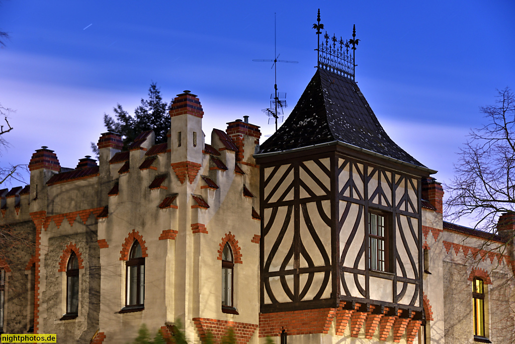 Berlin Lichterfelde Doppelwohnhaus in der Paulinenstrasse 24 erbaut 1894-1895 von Architekt Gustav Lilienthal für Bauherr Rammelsberg