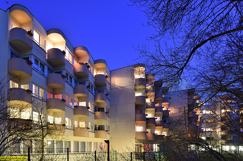 Berlin Steglitz Vitanas Senioren Centrum Am Stadtpark in der Stindestrasse. Erbaut ca. 1965-1970 Architekt unbekannt