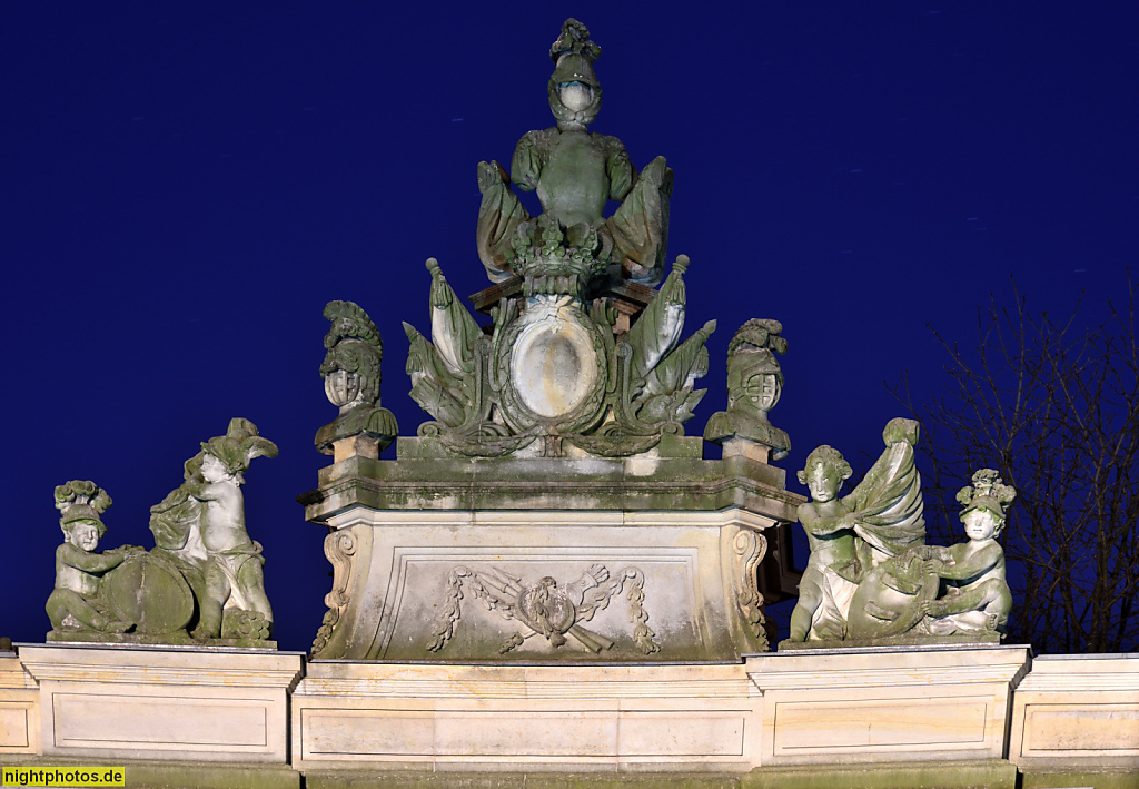 Berlin Mitte Spittelkolonnaden auf dem auf dem Marion-Gräfin-Dönhoff-Platz. Spätbarockes Schmuckbauwerk von Carl Philipp von Gontard erbaut 1776