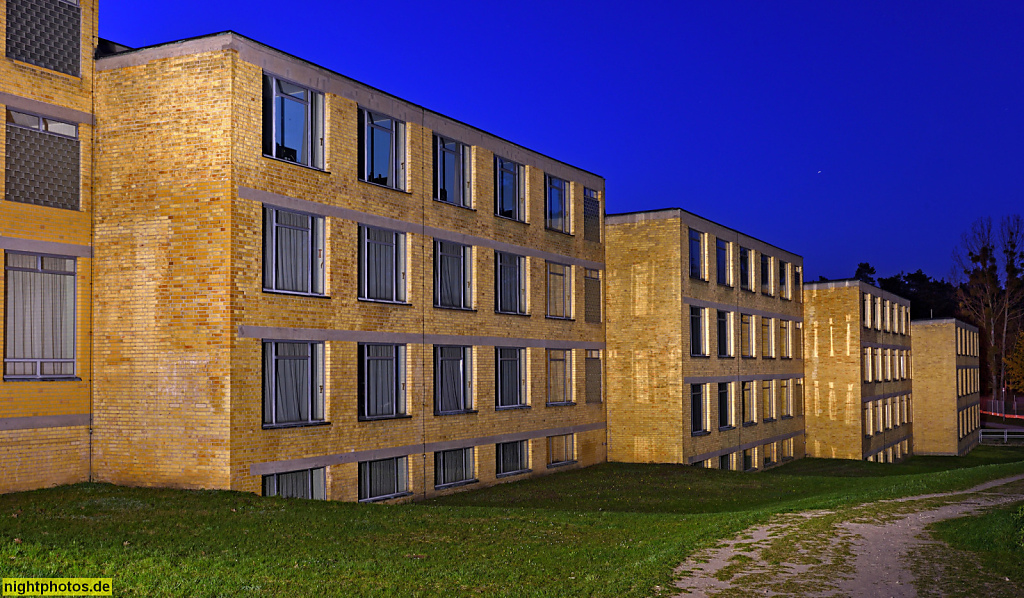 Bernau Schulungsstandort der Handwerkskammer Berlin erbaut 1928-1930 im Bauhaus-Stil als Bundesschule des ADGB von Hannes Meyer und Hans Wittwer. Wohntrakt Südseite
