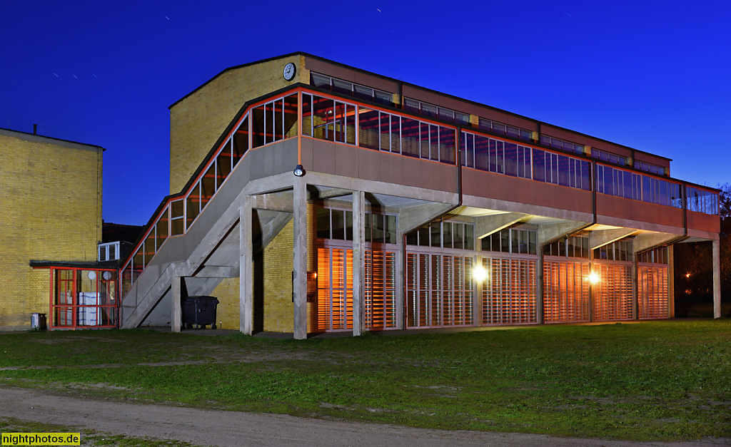 Bernau Schulungsstandort der Handwerkskammer Berlin erbaut 1928-1930 im Bauhaus-Stil als Bundesschule des ADGB von Hannes Meyer und Hans Wittwer. Sporthalle