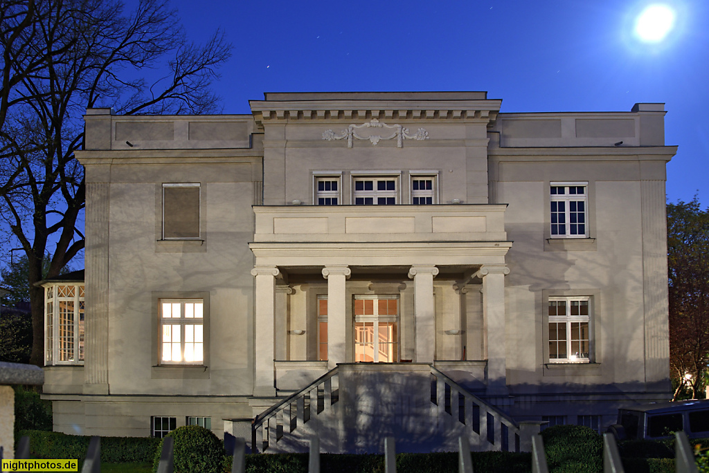 Berlin Westend Villa als Wohnhaus in der Kirschenallee