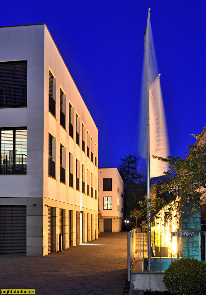 foto bild photo fotografie photography galerie gallery abendstimmung angestrahlt illumination "blaue Stunde" nachtfoto modern architecture Architektur Bauwerk Gebäude Building Hessen Fulda "Stiftung Marienschule Turnhalle" Wohnenplus Schlossgarten "erbaut