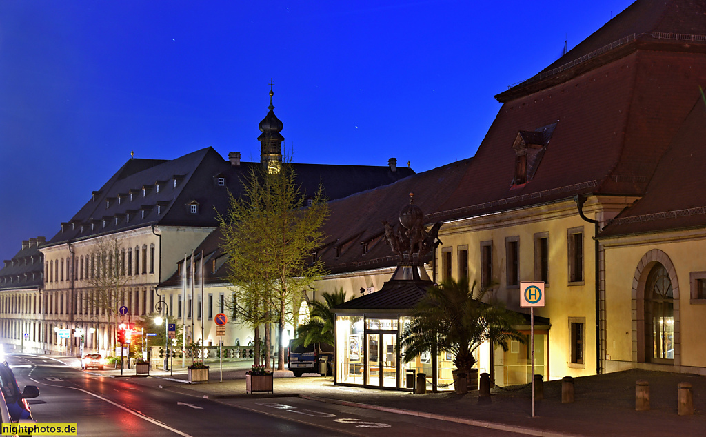 Fulda Stadtschloss mit Wache und Schlosstheater. Umbau zum Barockschloss 1708-1719 von Johann Dientzenhofer für Fürstabt Adalbert I. von Schleifras