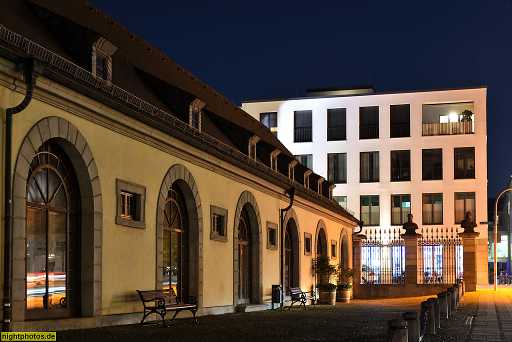 Fulda Stadtschloss. Umbau zum Barockschloss 1708-1719 von Johann Dientzenhofer für Fuerstabt Adalbert I. von Schleifras. Wohnenplus am Schlossgarten erbaut 2008-2009
