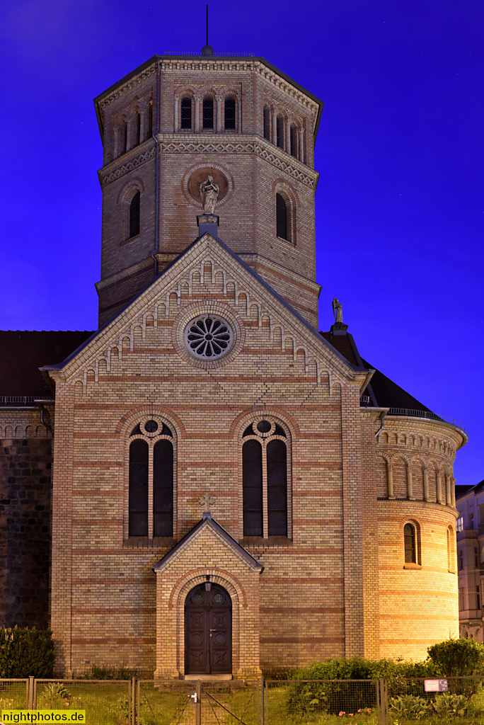 Berlin Niederschoenhausen Evangelische Friedensirche am Ossietzkyplatz erbaut 1869-1871 von Eduard Bürkner