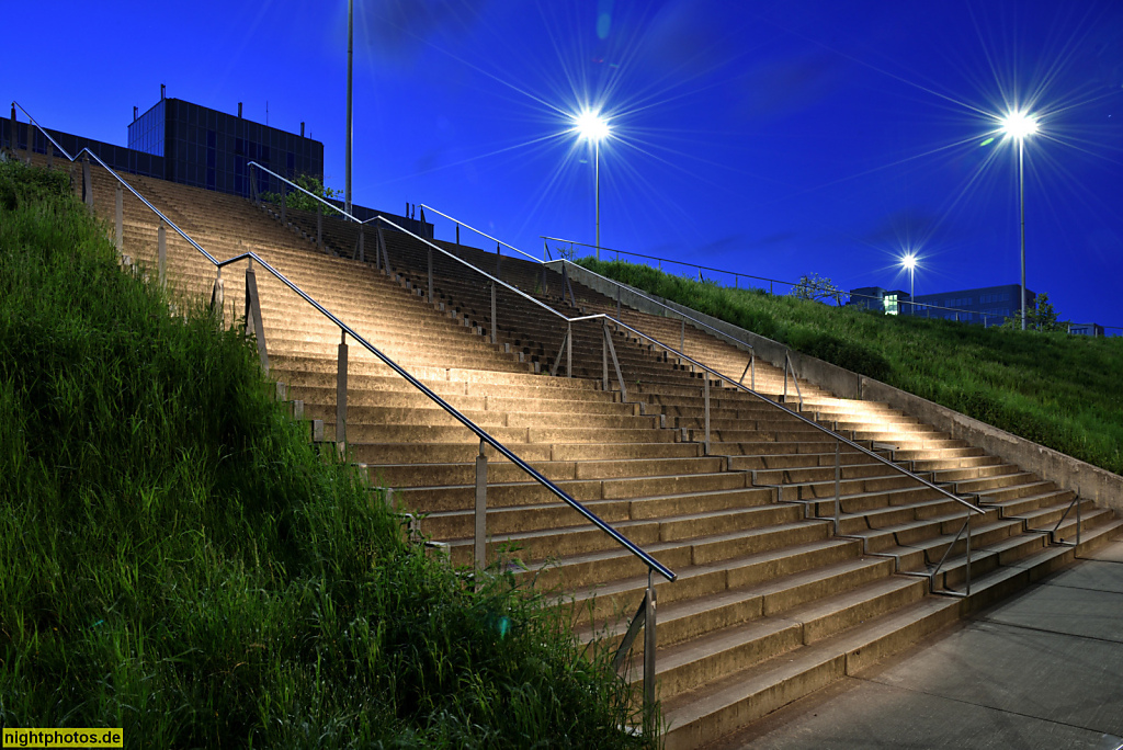 Berlin Prenzlauer Berg Radrennbahn und Veranstaltungshalle Velodrom erbaut 1993-1996 von Dominique Perrault