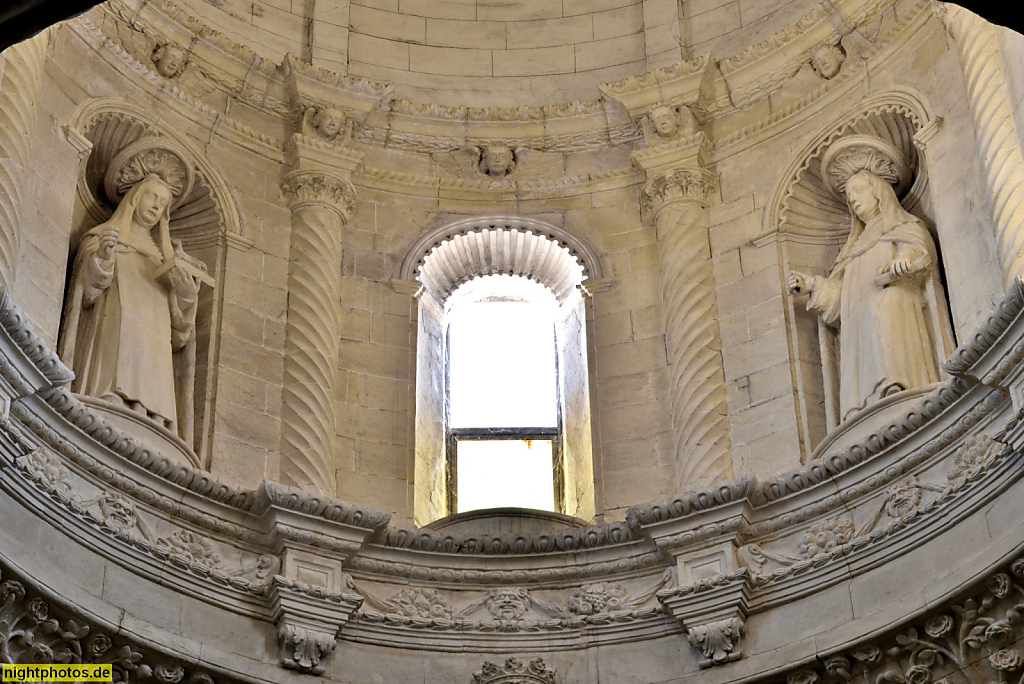 Mallorca Manacor Domikaner Klosterkirche Sant Vicenc de Ferrer erbaut 1597-1617. Kuppel der Rosenkranzkapelle mit salomonisch kanellieren Pilastern