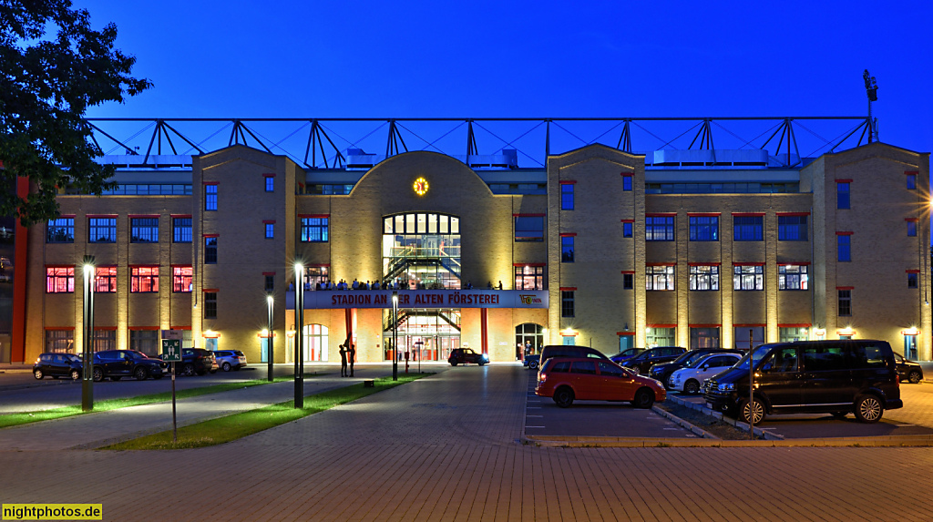 Berlin Köpenick Stadion an der Alten Försterei Tribünengebäude. Eröeffnet 1920 als Sportplatz Sadowa. Erneuert 1952-1955. Ausbau seit 2012