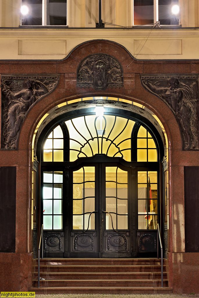 Berlin Mitte Amtssitz vom Wehrbeauftragten des Deutschen Bundestags in der Neustädtischen Kirchstrasse 15. Jugendstilportal