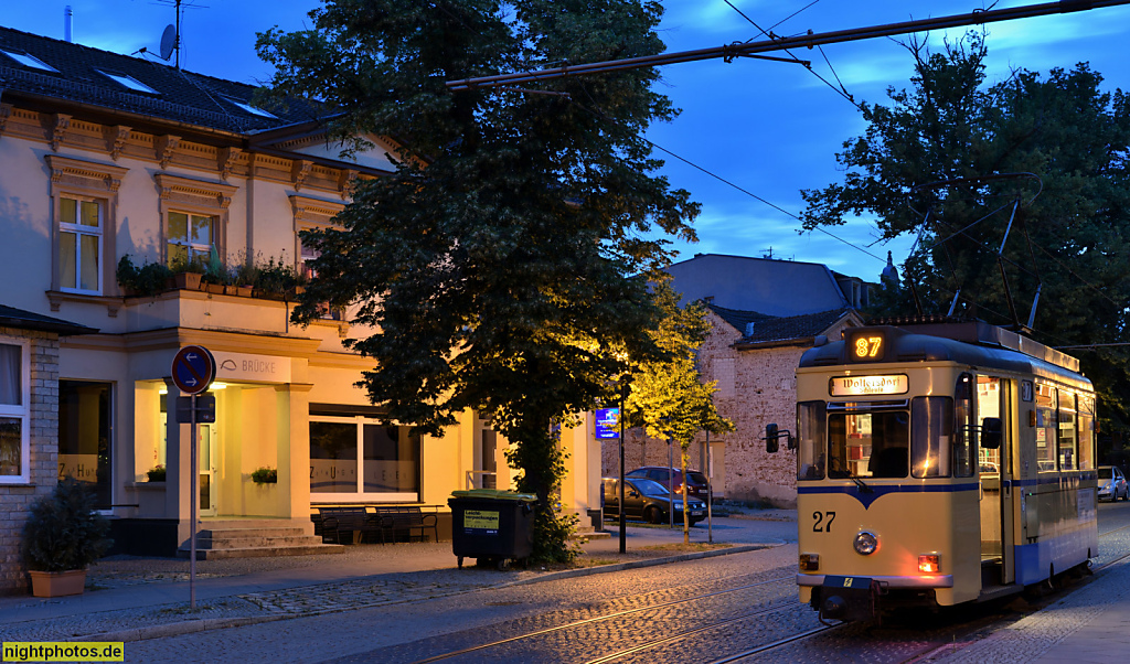 Woltersdorf im Land Brandenburg. Tramstation Schleuse in der Schleusenstrasse mit Triebwagen der Woltersdorfer Strassenbahn Linie 87