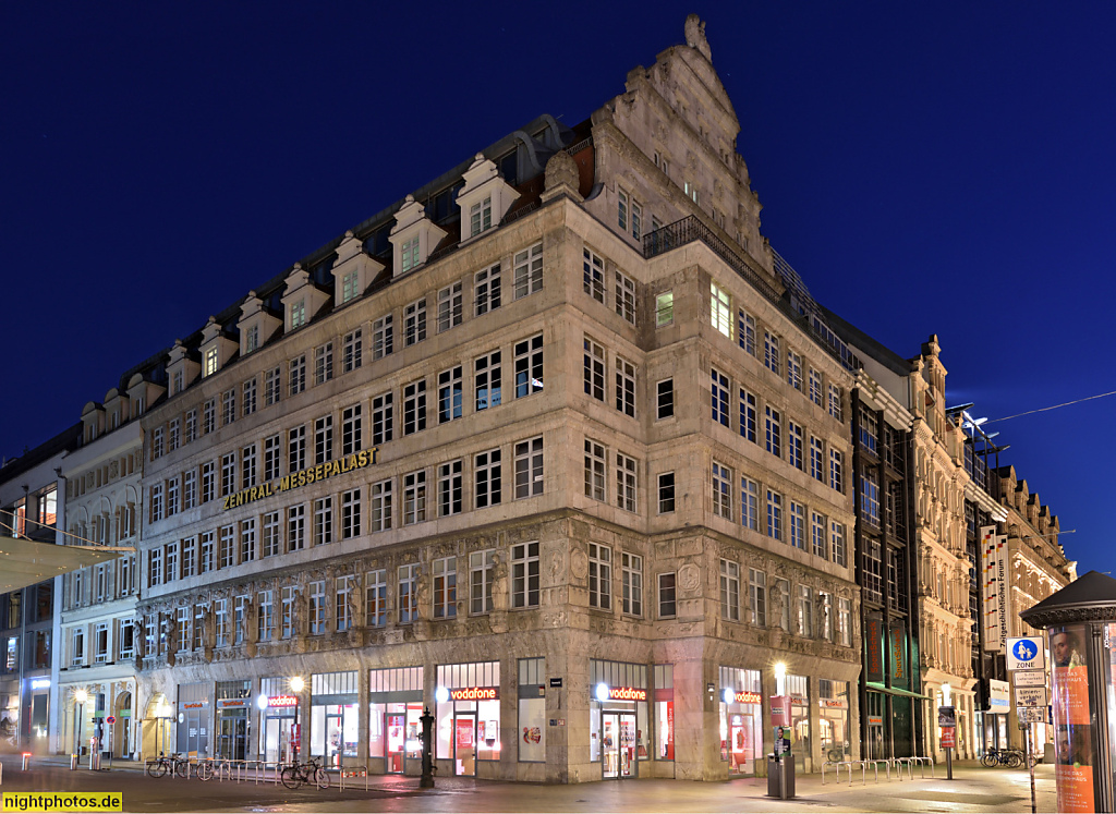 Leipzig Geschäftshaus als Zentralmessepalast erbaut 1912-1914 von Franz Hänsel in der Grimmaischen Strasse. Staffelgiebel im Renaissancestil