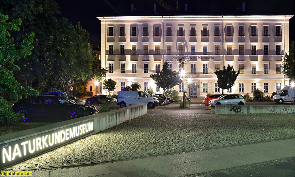 Leipzig Naturkundemuseum in der Lortzingstrasse erbaut 1837-1839 durch Baudirektor Albert Geutebrück als Zweite Leipziger Bürgerschule. Umbau Museum 1937-1942