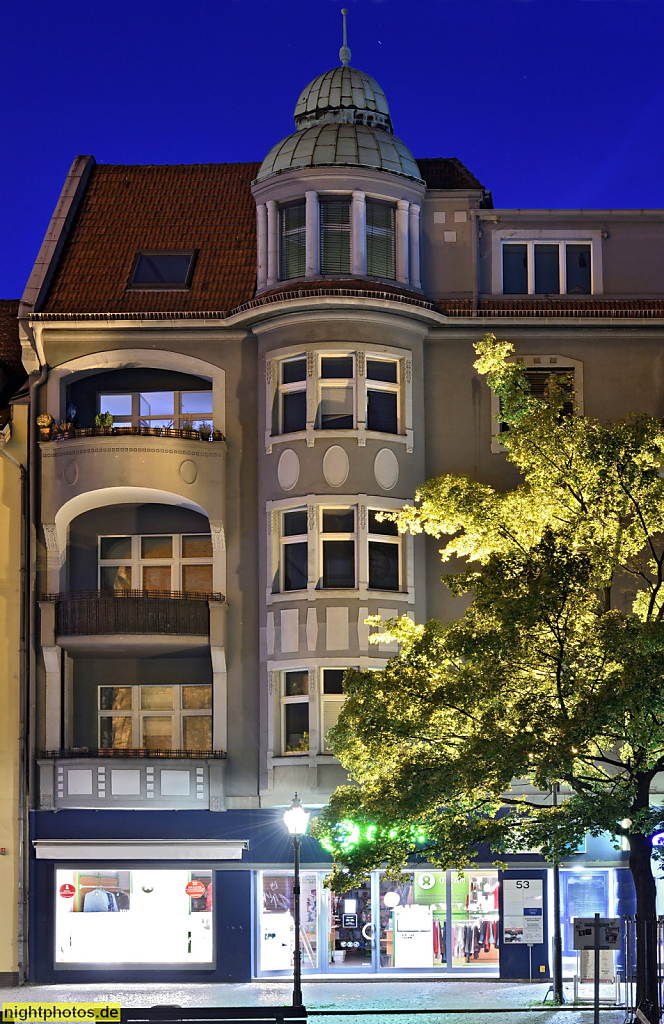 Berlin Spandau Altstadt Wohn- und Geschäftshaus Carl-Schurz-Strasse mit Runderker