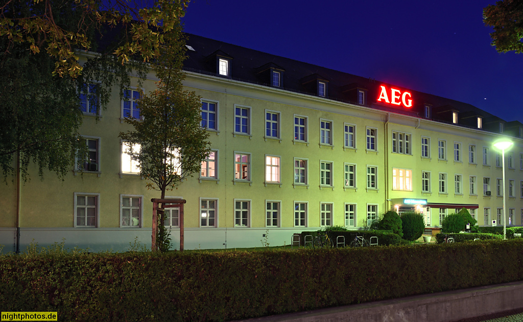 Berlin Schmargendorf AEG Industrial Engineering. Erbaut 1936-1943 von Rudolf Klar als Wehrkreiskommando III am Hohenzollerndamm. Seit 1950 Vertriebsbuero der AEG