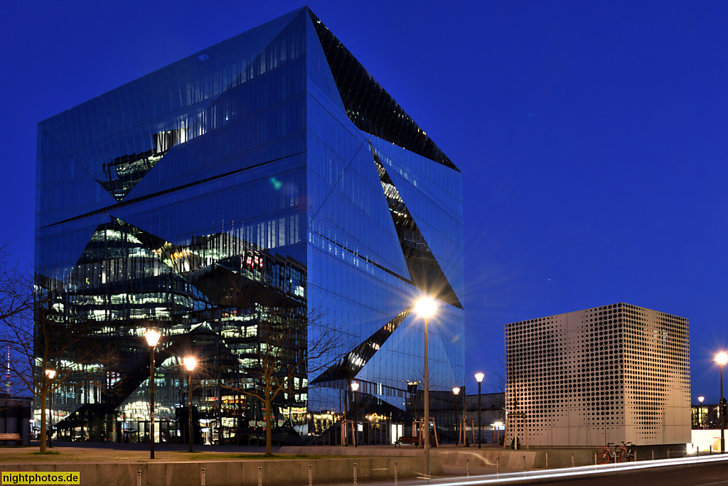 Berlin Mitte Moabit The Cube erbaut 2020 von 3XN für Bauherr CA Immo auf dem Washingtonplatz vor dem Hauptbahnhof