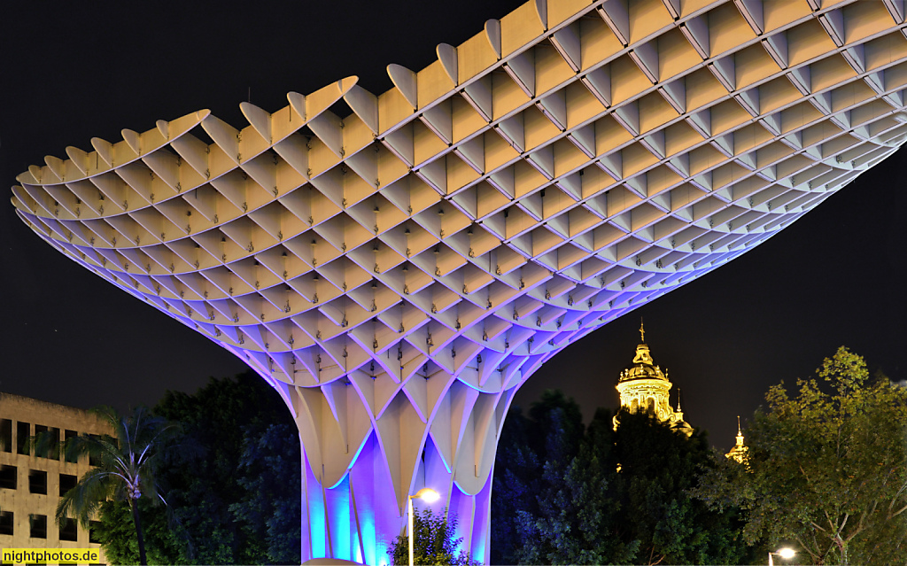 Setas de Sevilla. Als Metropol Parasol erbaut 2005-2011 von Architekt Jürgen Mayer über der Calle Imagen am Plaza de la Encarnacion