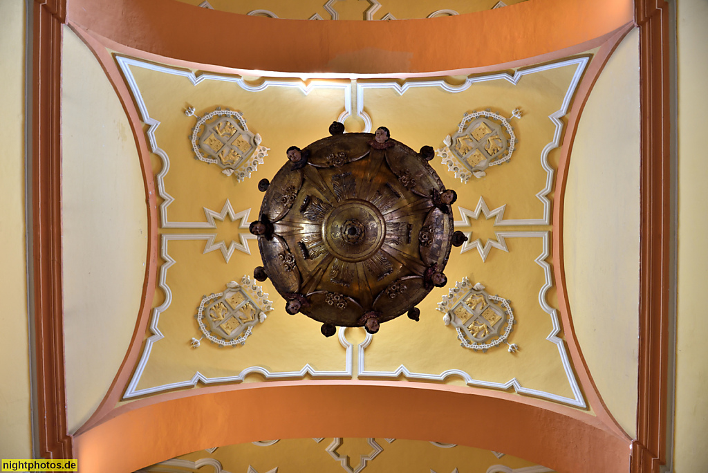 Real Alcázar de Sevilla. Königspalast. Erbaut ab 1364 für Pedro I. in Mudéjar Stil. Palacio Gótico. Arkaden im Patio del Crucero. Kuppel