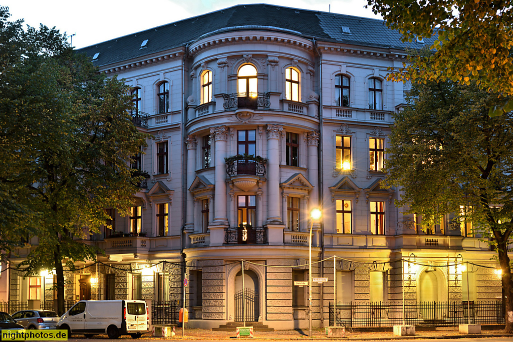 Berlin Mitte Gesundbrunnen Mietshaus erbaut 1896 von Paul Ueberholz im Stil der Neorenaissance in der Sternstrasse 15