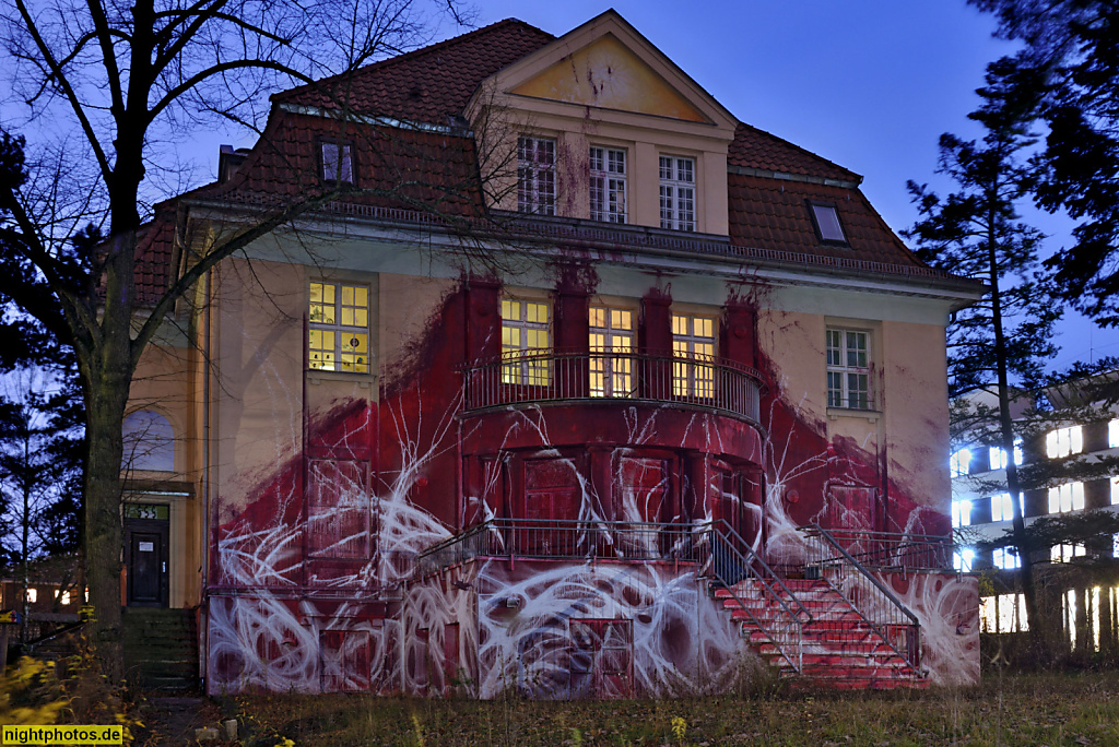 Berlin Westend Haus Birkenhain Künstlerhaus der Gabriele Fink Stiftung. Pillkaller Allee 2