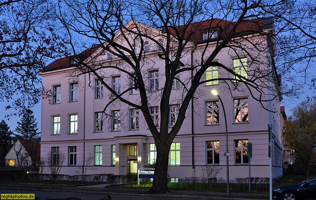 Berlin Dahlem Verwaltung der Berufsgenossenschaft ETEM am Corrensplatz 2