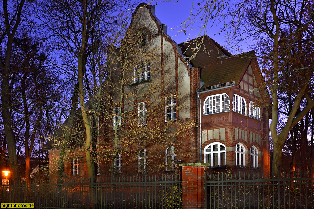 Berlin Dahlem Bundesinstitut für Risikobewertung erbaut 1903-1908 von Johann Hückels und Baurat Ehrhardt als Beamtenwohnhaus der Bakteriologischen und Veterinär-Abteilung des kaiserlichen Gesundheitsamtes
