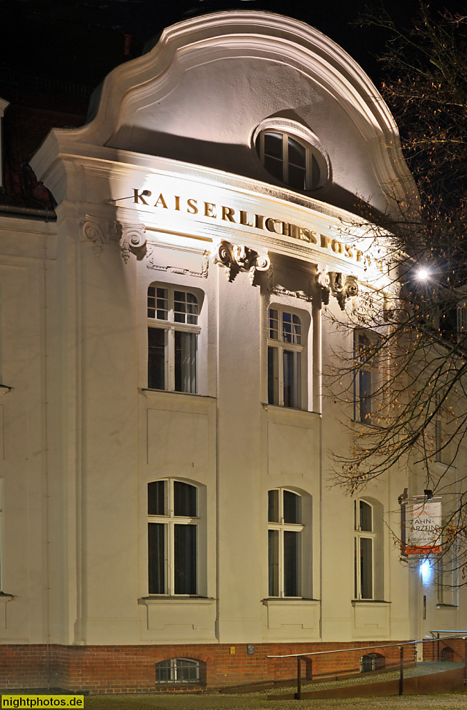 Berlin Zehlendorf ehem Kaiserliches Postamt erbaut um 1900 im Gründerzeitstil mit Jugendstilelementen. Saniert 2012-2013 von project s für Copro Immobilien. Martin-Buber-Str