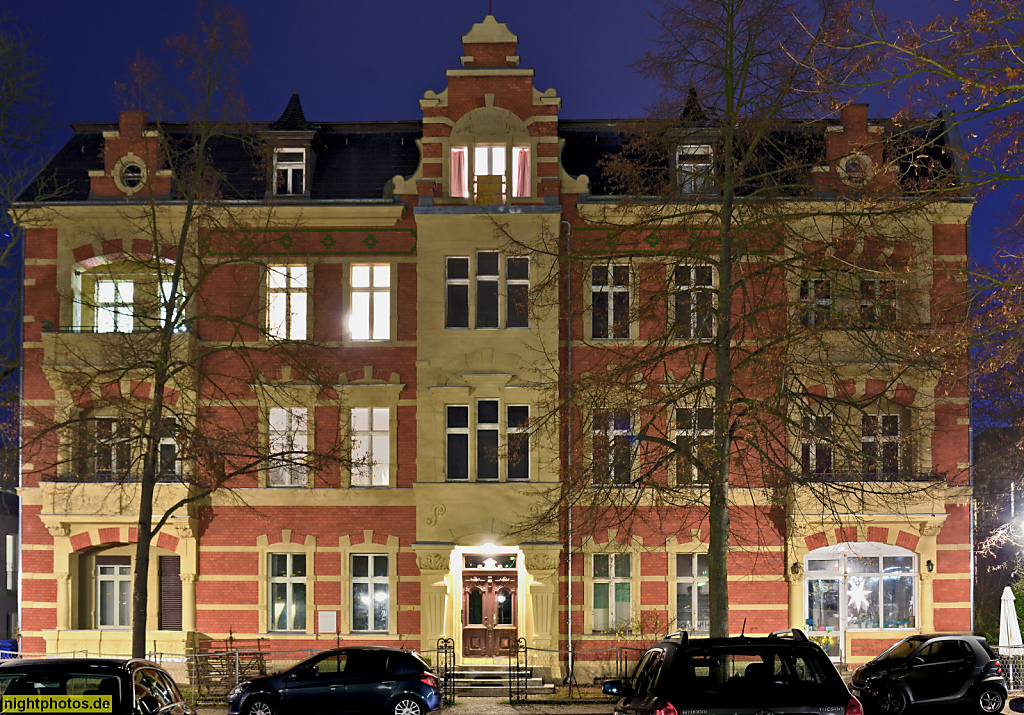 Berlin Zehlendorf Mietshaus erbaut 1898 von Hermann Polkow. Martin-Buber-Strasse 1