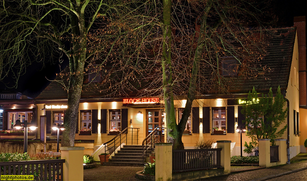 Berlin Zehlendorf Restaurant Block House erbaut 1840 als Wohngebäude durch Wilhelm Schuffenhauer für Fritz Kaethe. Umbau Gastwirtschaft 1892-1893 für Minna Burckhardt. Teltower Damm