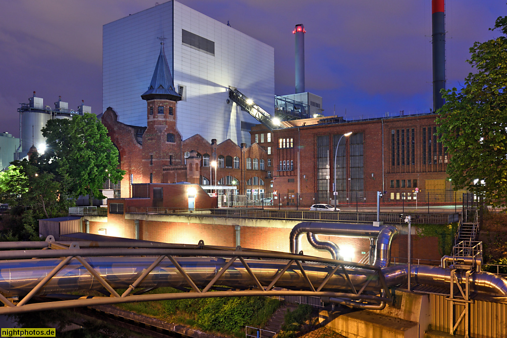 Berlin Moabit Heizkraftwerk Moabit Kesselhaus und Bürotrakt erbaut 1908 von Franz Schwechten am Friedrich-Krause-Ufer des Berlin-Spandauer-Schiffahrtskanal