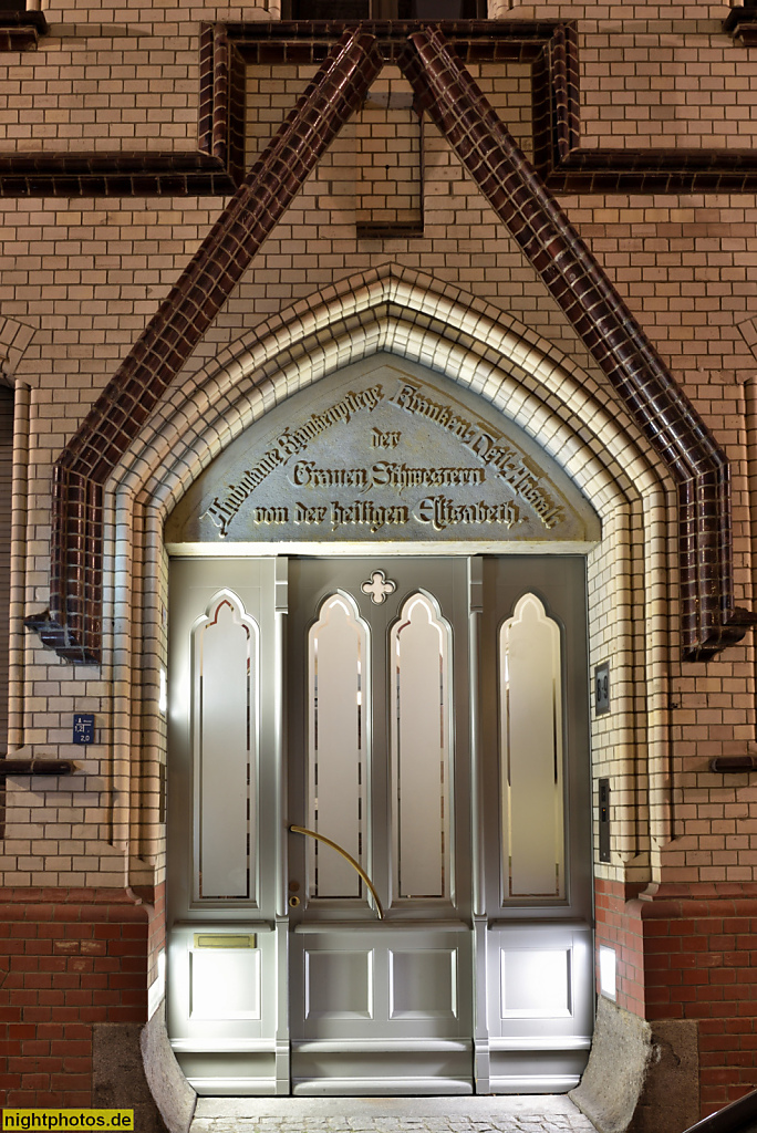 Berlin Mitte Erzbischöfliches Ordinariat. Neogotisch erbaut 1890-1892 von Max Hasak als Krankenhaus für die Kongregation der Grauen Schwestern in der Niederwallstrasse