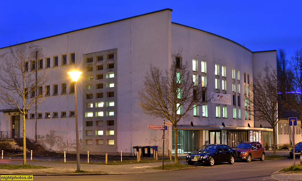 Berlin Theater Adlershof erbaut 1952 von Franz Ehrlich als Studio 5 für das DDR-Fernsehen. Umbau zum Fernsehtheater. Moriz-Seeler-Strasse 1