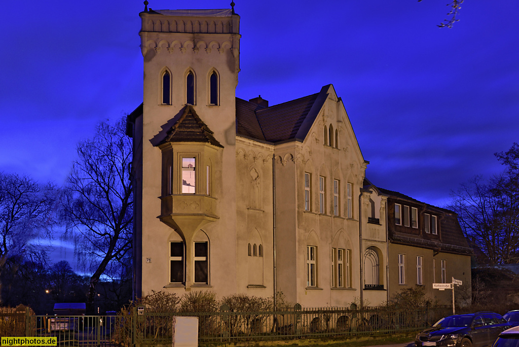 Berlin Lichtenberg Alt-Hohenschönhausen Landhaus erbaut 1909 als Wohngebäude von Otto Spei für Druckereibesitzer Theodor Schmidt. Umbau 1912